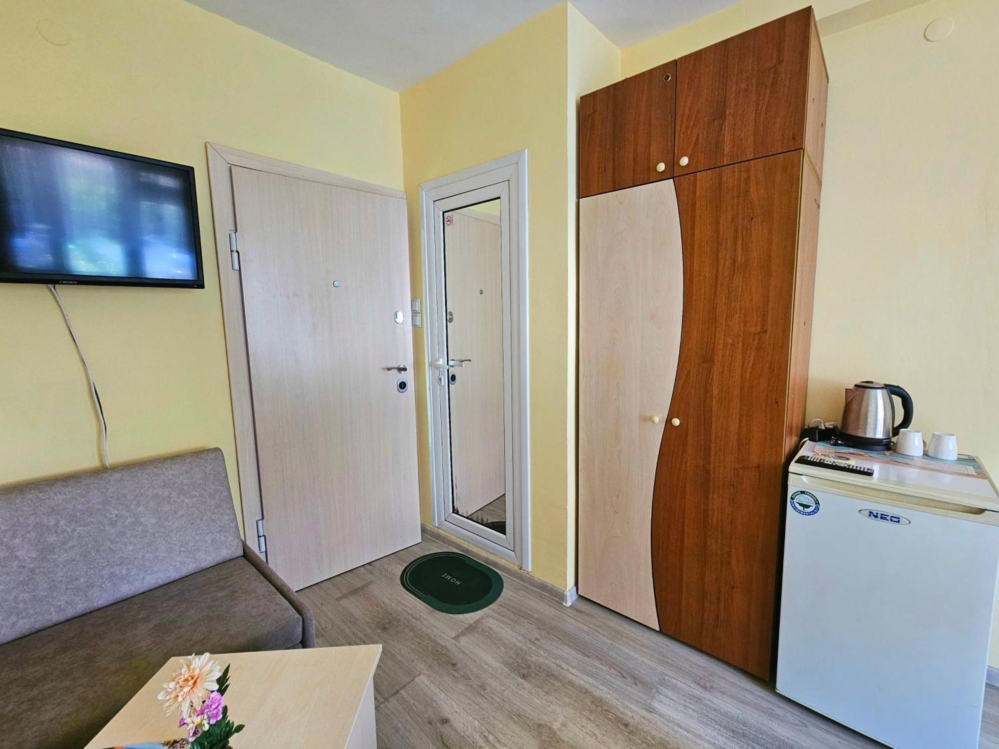 Амбър Апартамент И Стая За Гости Sozopol Ngoại thất bức ảnh